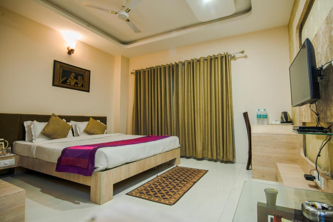 Hotel Signetic Blue Bhopal Exterior foto