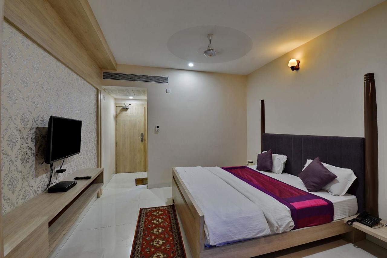 Hotel Signetic Blue Bhopal Exterior foto